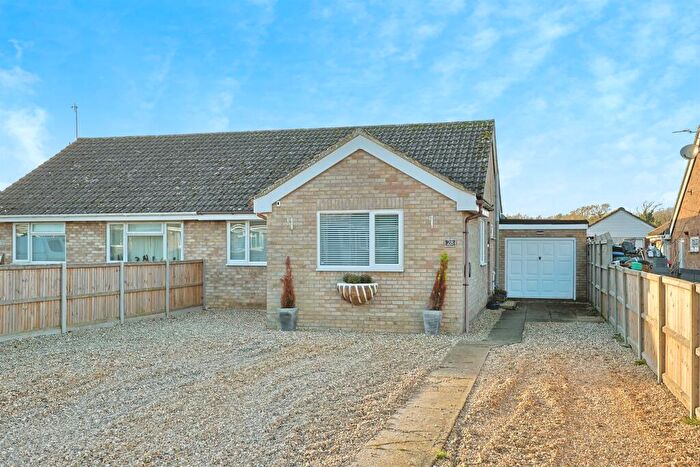 3 Bedroom Semi-Detached Bungalow For Sale In Crosskeys Way, Mattishall, Dereham, NR20