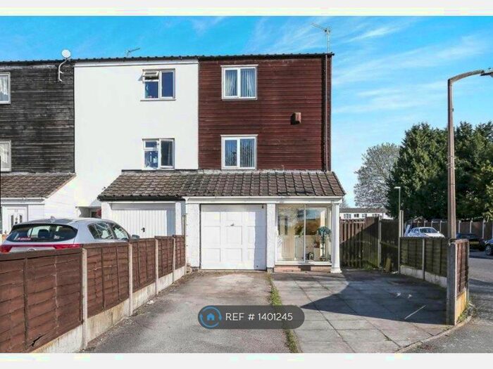 3 Bedroom End Of Terrace House To Rent In Winchester Drive, Birmingham, B37
