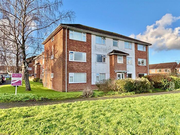 2 Bedroom Flat For Sale In Symes Road, Hamworthy, BH15