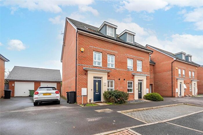 3 Bedroom Semi-Detached House For Sale In Design Drive, Dunstable, Bedfordshire, LU6