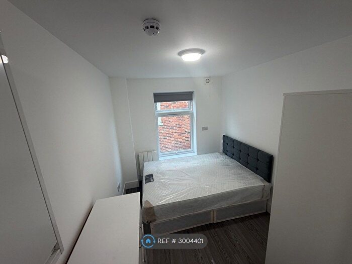 Studio To Rent In Rostella Road, London, SW17