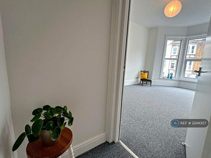 2 Bedroom Flat To Rent In Godwin Road, Cliftonville, Margate, CT9