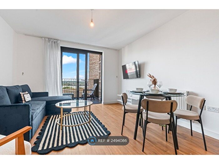 1 Bedroom Flat To Rent In Kingfisher Heights, London, E16