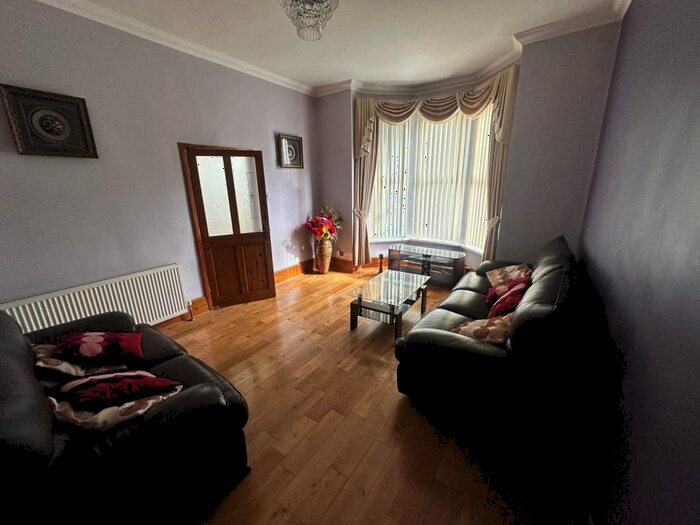 5 Bedroom Terraced House To Rent In Beeston Road, Beeston, Leeds, LS11