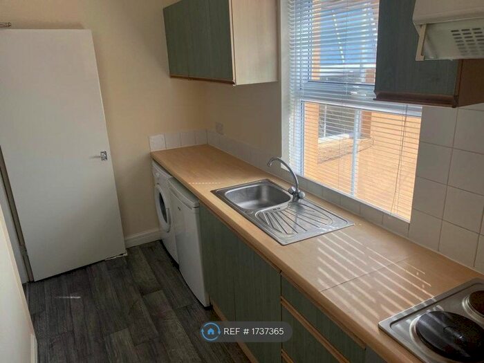 2 Bedroom Flat To Rent In Deansgate, Bolton, BL1