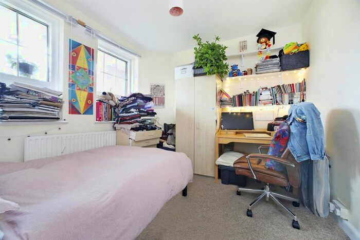 2 Bedroom Flat To Rent In Black Prince Road, London, SE11