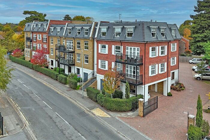 2 Bedroom Flat For Sale In Amber Place, Oldfield Road, Maidenhead, Berkshire, SL6