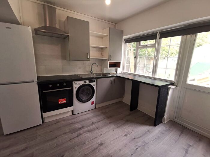 1 Bedroom Flat To Rent In Norbury Avenue, Thornton Heath, CR7