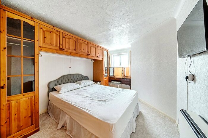 1 Bedroom Flat For Sale In Crosfield Court, Lower High Street, Watford, Hertfordshire, WD17