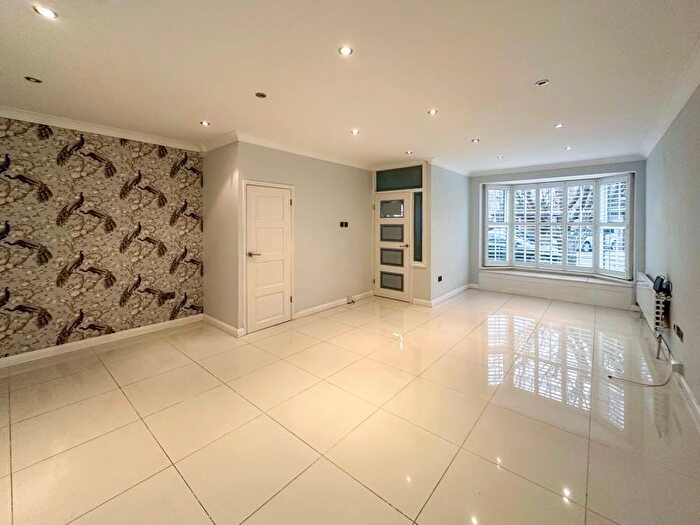 4 Bedroom Terraced House To Rent In Chestnut Manor Close, Staines-Upon-Thames, TW18