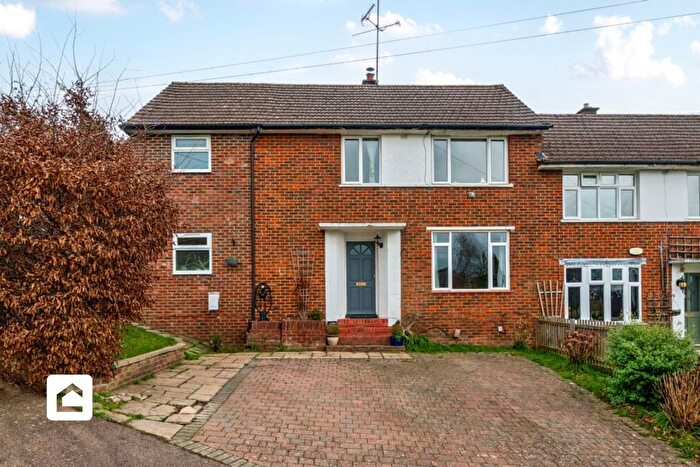 4 Bedroom Semi Detached House For Sale In Arbutus Close, Redhill, Surrey, RH1