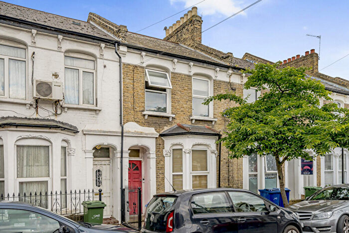 2 Bedroom Apartment For Sale In Kincaid Road, Peckham, London, SE15