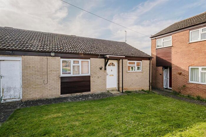 2 Bedroom Semi-Detached Bungalow For Sale In Jubilee Close, Islip, NN14