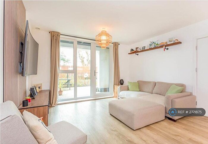 2 Bedroom Flat To Rent In Hawthorne Court, Bournemouth, BH2