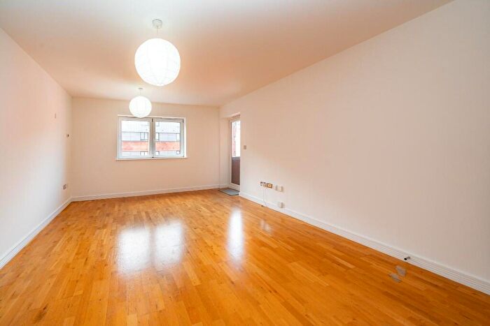 2 Bedroom Apartment To Rent In Brookfield House, Selden Hill, Hemel Hempstead, Hertfordshire, HP2