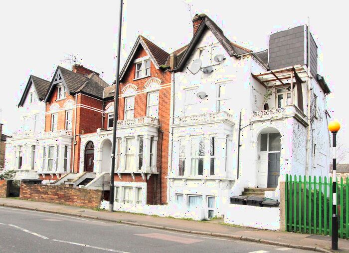 2 Bedroom Flat To Rent In Endymion Road, London, N4