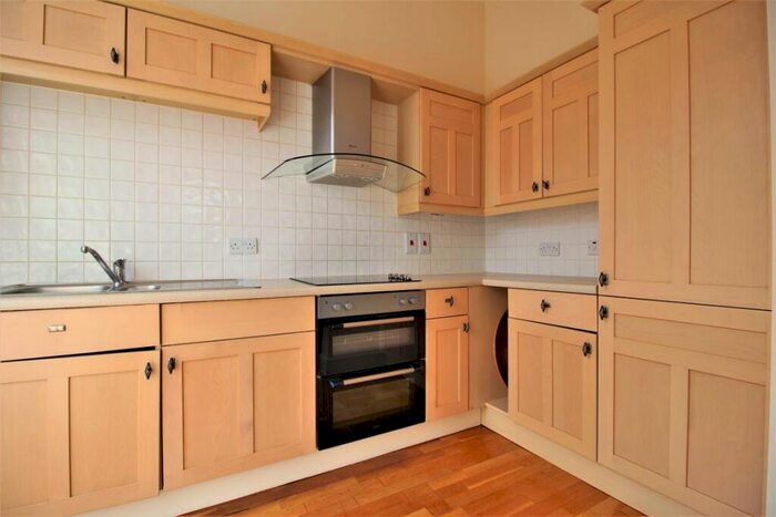 2 Bedroom Flat To Rent In Duplex Apartment, Cliftonville -, NN1