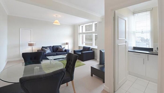 1 Bedroom Flat To Rent In Hill Street, Mayfair, W1J