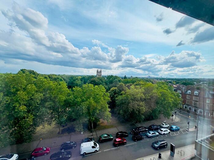 2 Bedroom Flat For Sale In Albemarle Road, Lait House, BR3