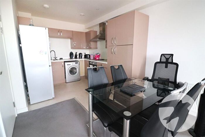1 Bedroom Flat For Sale In Larner Road, Erith, DA8