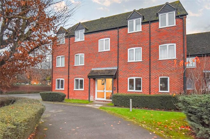2 Bedroom Apartment To Rent In Crawford Place, Newbury, Berkshire, RG14