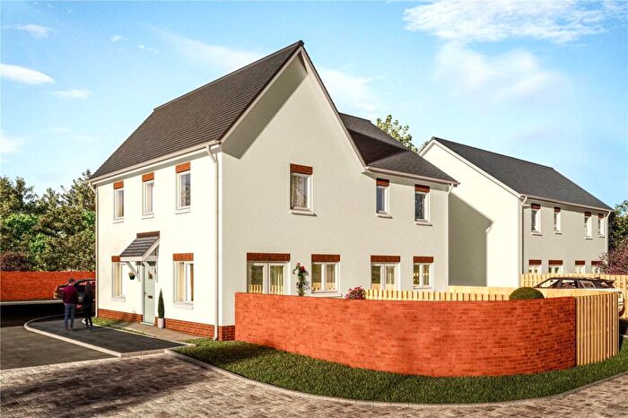 4 Bedroom Semi-Detached House For Sale In Llwynhendy Road, Llanelli, SA14