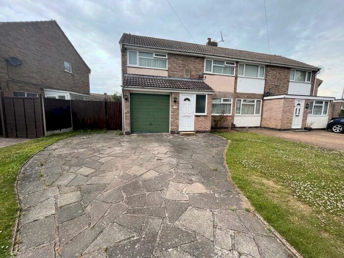 3 Bedroom Semi-Detached House To Rent In Briar Meads, Oadby, LE2