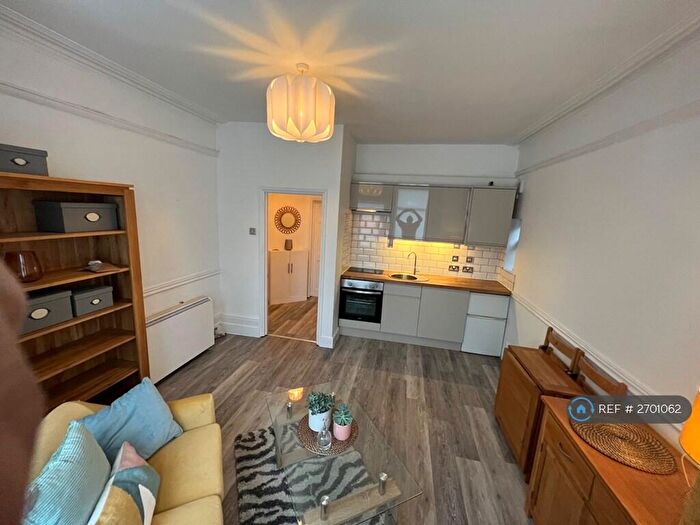 1 Bedroom Flat To Rent In Basingstoke Road, Reading, RG2