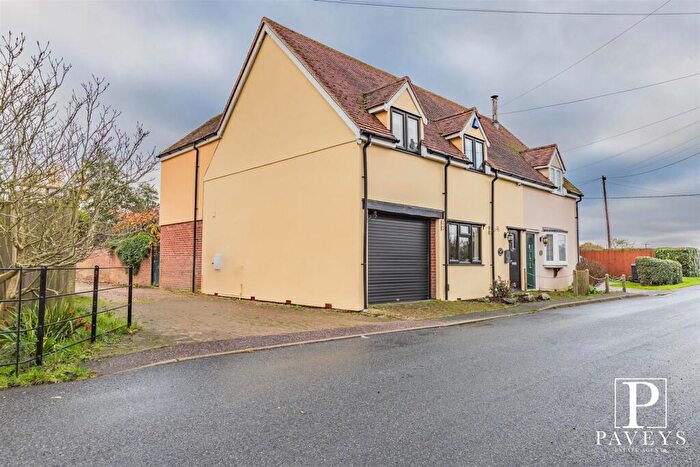 3 Bedroom Semi-Detached House For Sale In Parsonage Lane, Tendring, CO16