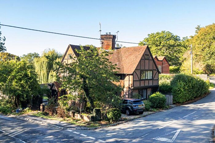 3 Bedroom Semi-Detached House For Sale In Haslemere Road, Brook, GU8