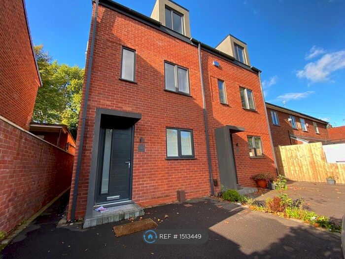 4 Bedroom Semi-Detached House To Rent In Hazelwood Road, Hazel Grove, Stockport, SK7