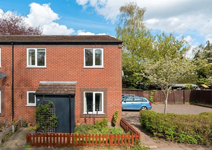 3 Bedroom Semi Detached House For Sale In Plantsman Close, Norwich, NR2