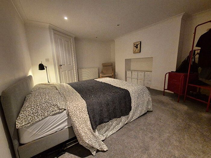 1 Bedroom Flat For Sale In Magdalen Street, Exeter, EX2