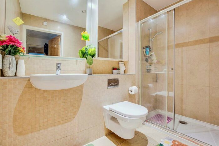 2 Bedroom Flat For Sale In Empire Way, Wembley, HA9