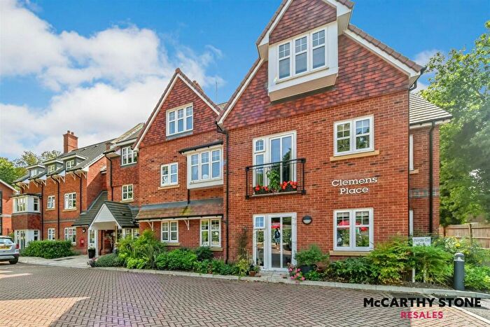 2 Bedroom Apartment For Sale In Woburn Street, Ampthill, Bedford, MK45
