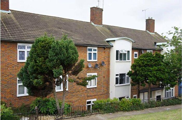 1 Bedroom Flat To Rent In Denham Road, London, N20