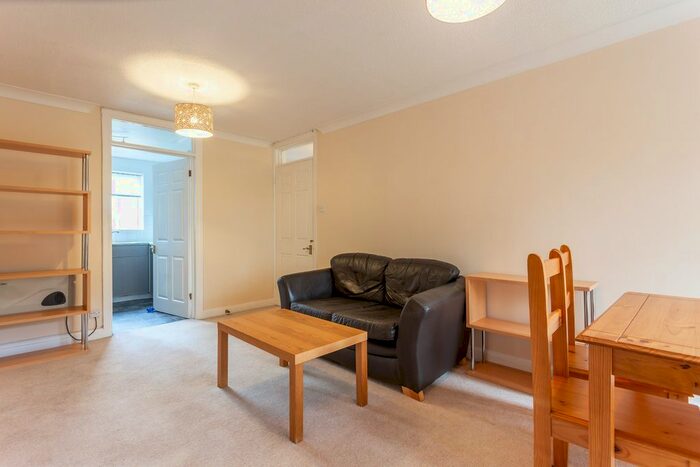 1 Bedroom Flat To Rent In Monmouth Grove, Brentford, TW8