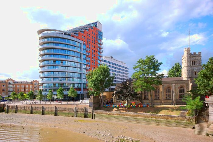 3 Bedroom Flat To Rent In Brewhouse Lane, London, SW15