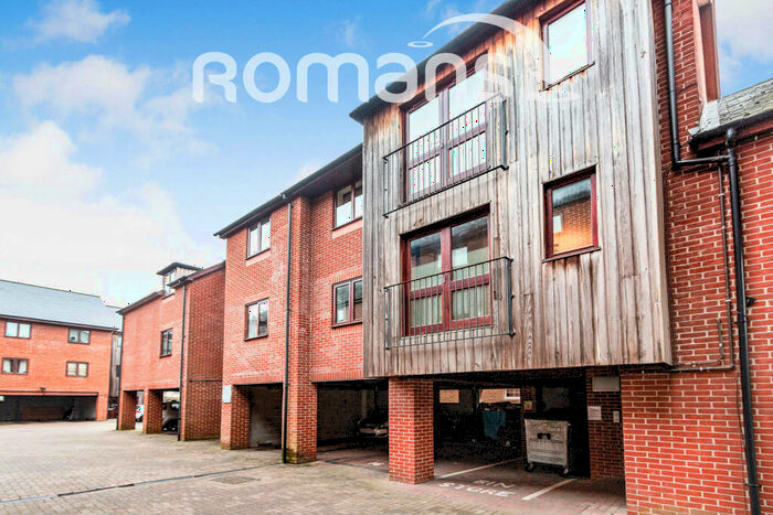 2 Bedroom Apartment To Rent In Simonds Mews, Farnborough, GU14