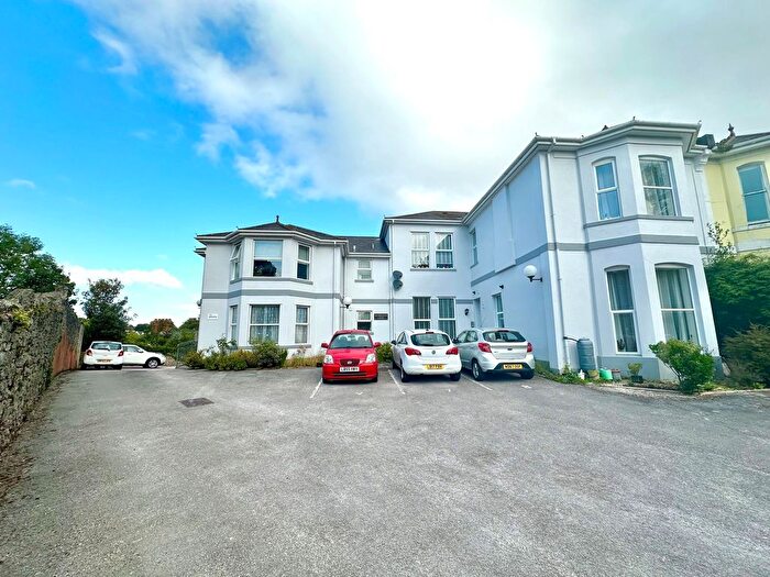 2 Bedroom Maisonette To Rent In Thurlow Road, Melbourne Court, TQ1