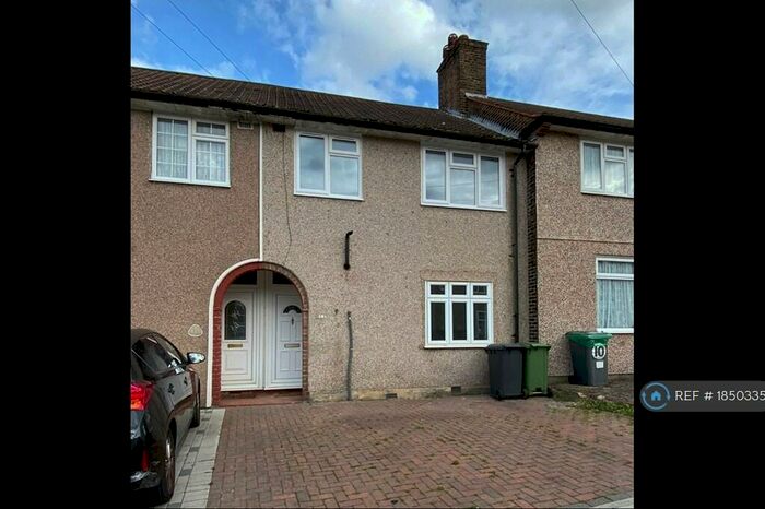 3 Bedroom Terraced House To Rent In Reigate Road, London, BR1