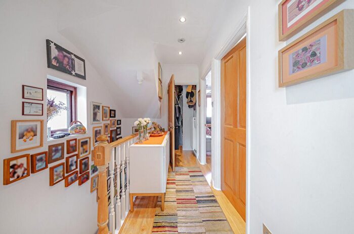 3 Bedroom End Of Terrace House For Sale In Hadley Road, Mitcham, Surrey, CR4