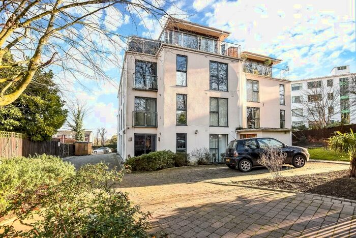 3 Bedroom Flat To Rent In - Taymount Rise Forest Hill, SE23