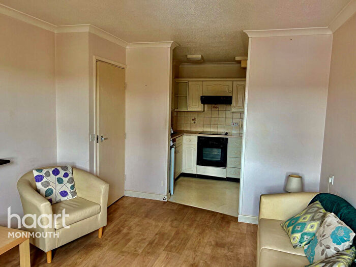 1 Bedroom Flat For Sale In Monnow Street, Monmouth, NP25