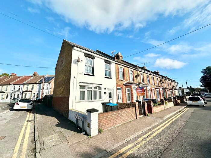 3 Bedroom End Terrace House To Rent In Manston Road, Ramsgate, Kent, CT11