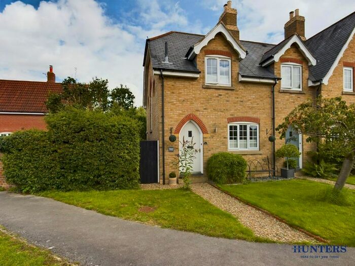 2 Bedroom Property For Sale In Hodsow Fields, Barmby Moor, York, YO42