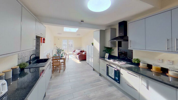 8 Bedroom Semi-Detached House To Rent In Derby Road, Lenton, Nottingham, NG7