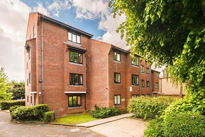 1 Bedroom Flat For Sale In Creffield Road, Acton, W3