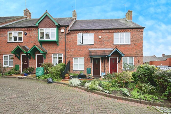 2 Bedroom Terraced House For Sale In Monmouth Close, Kenilworth, CV8