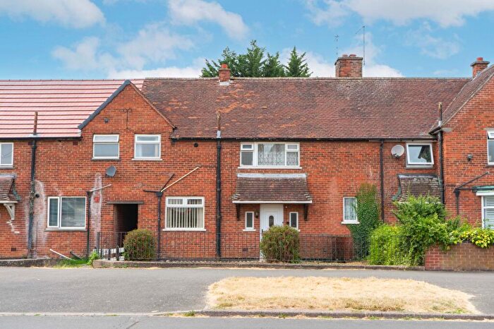 3 Bedroom Town House For Sale In Holmden Avenue, Wigston, Leicester, LE18